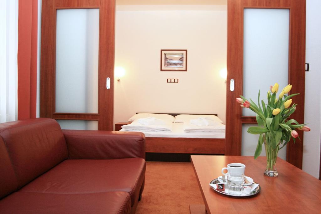 Garni Hotel Praha Trencianske Teplice Exterior photo