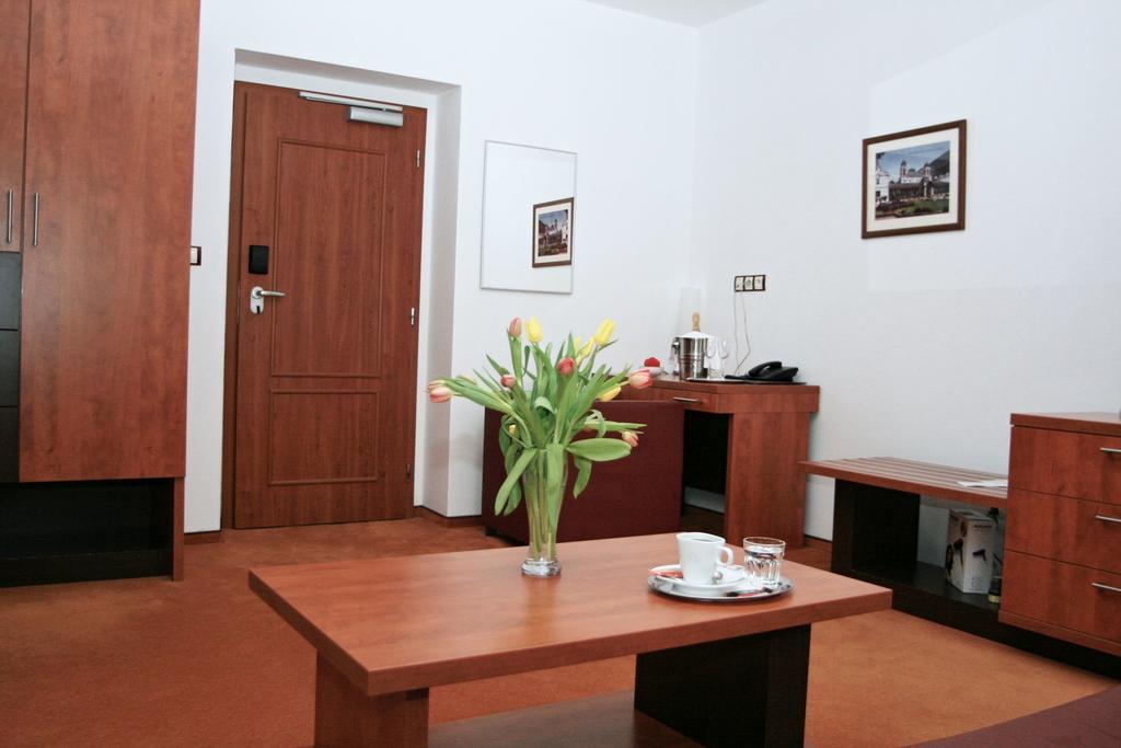 Garni Hotel Praha Trencianske Teplice Exterior photo