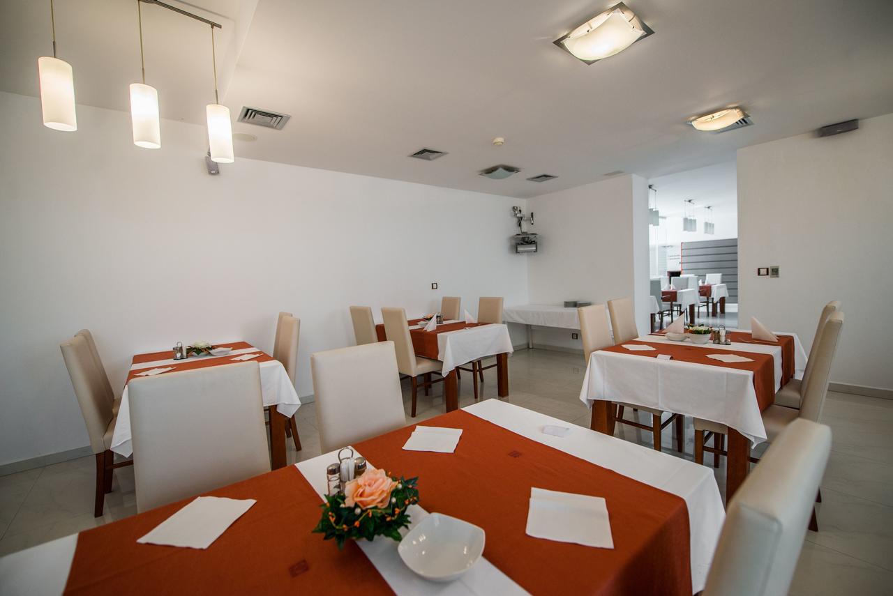 Garni Hotel Praha Trencianske Teplice Exterior photo