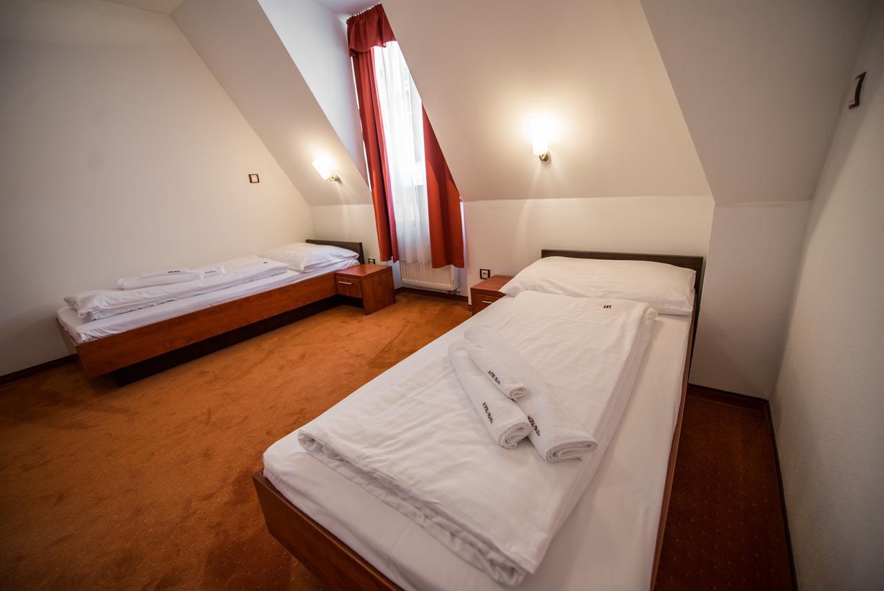 Garni Hotel Praha Trencianske Teplice Exterior photo