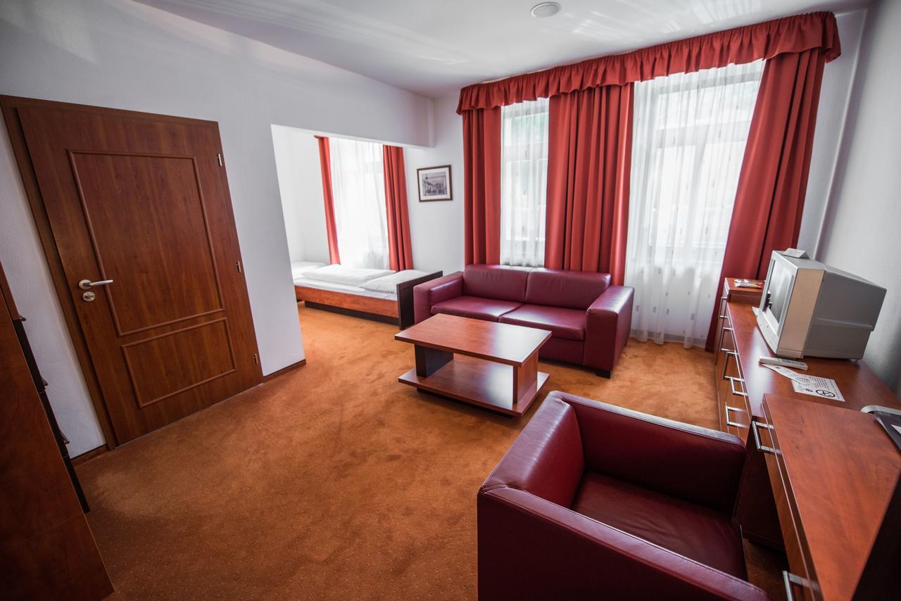 Garni Hotel Praha Trencianske Teplice Exterior photo
