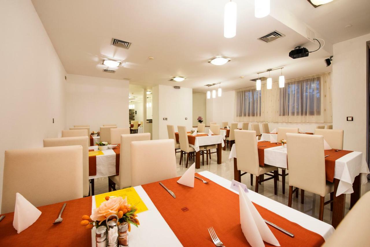 Garni Hotel Praha Trencianske Teplice Exterior photo