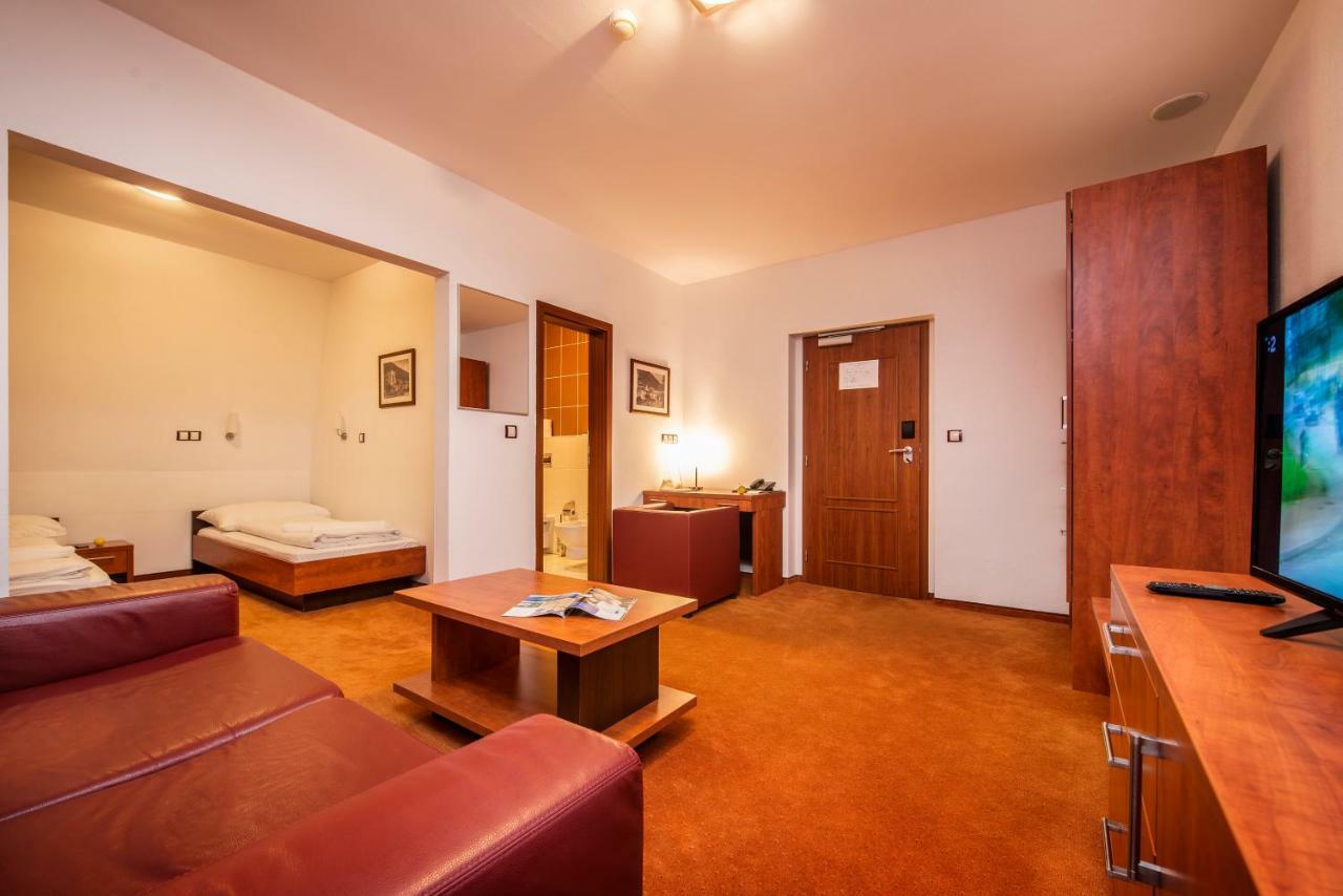 Garni Hotel Praha Trencianske Teplice Exterior photo