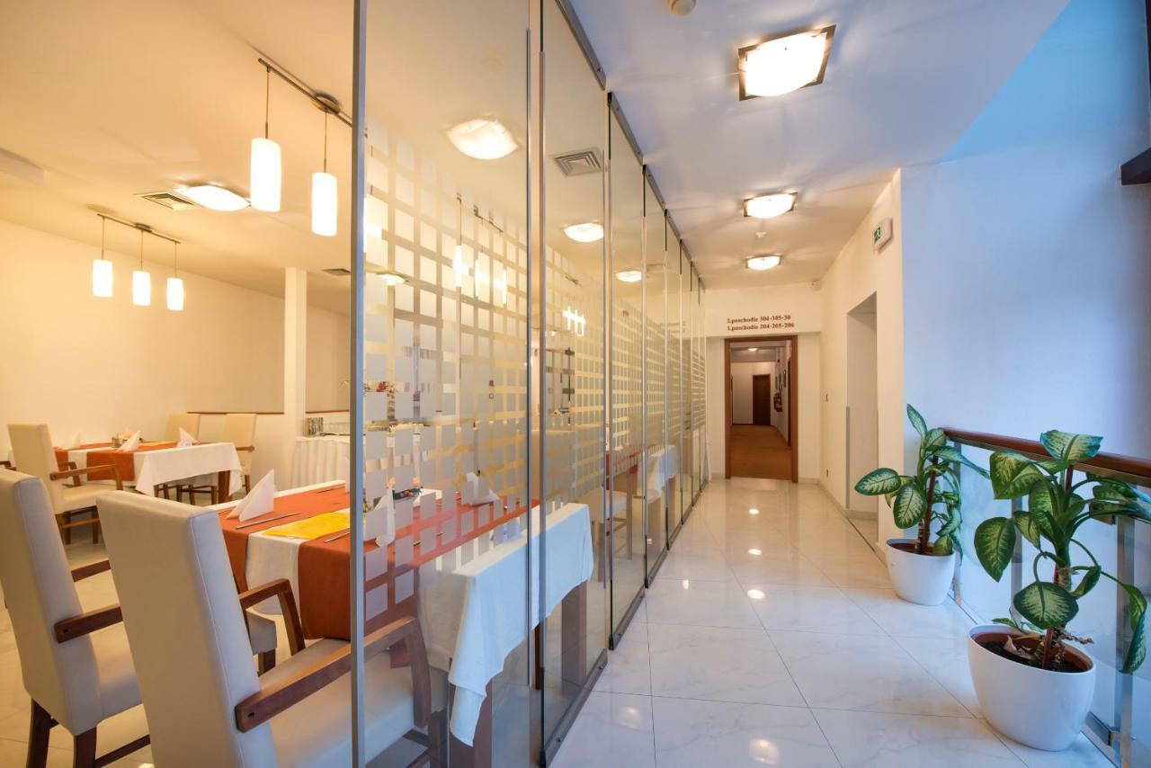 Garni Hotel Praha Trencianske Teplice Exterior photo